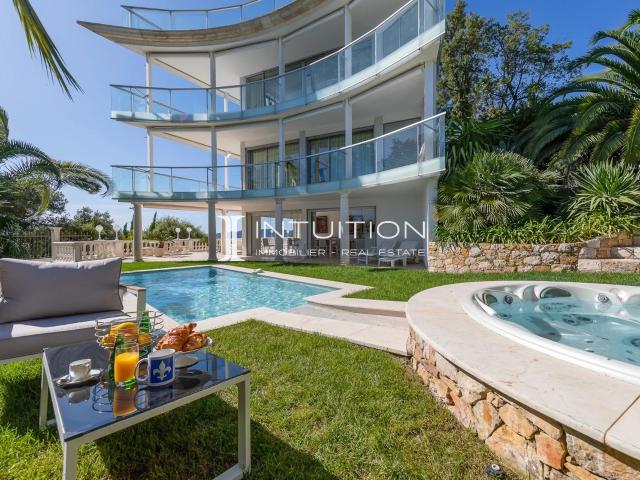 Maison 6 pièces 320 m²