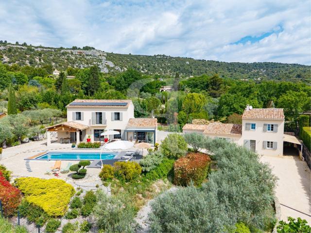 Maison 6 pièces 320 m²