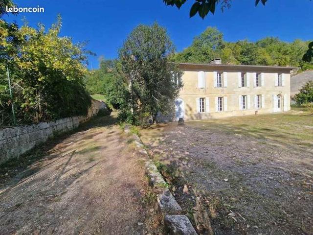 Maison 6 pièces 320 m²
