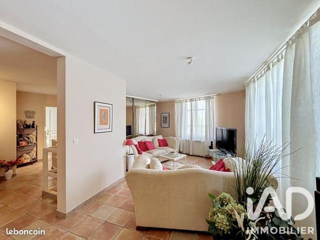 Maison 6 pièces 320 m²