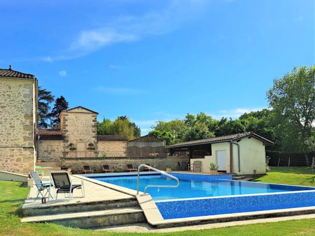 Maison 6 pièces 335 m²