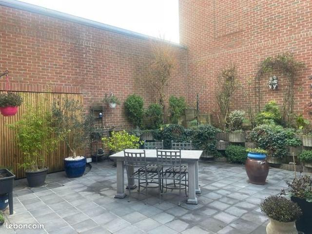 Maison 6 pièces 335 m²