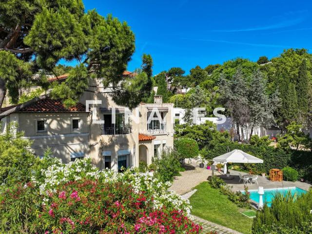 Maison 6 pièces 336 m²
