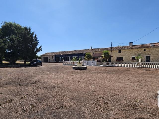 Maison 6 pièces 338 m²
