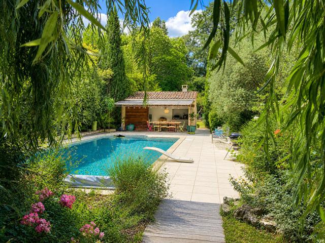 Maison 6 pièces 339 m²