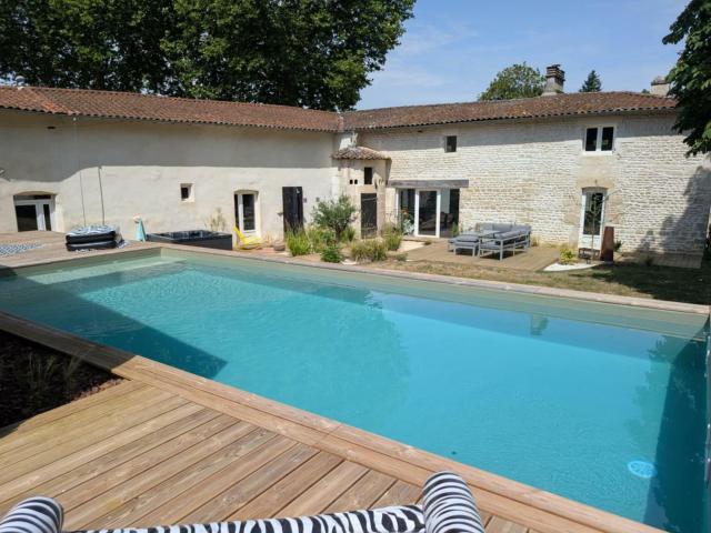 Maison 6 pièces 330 m²