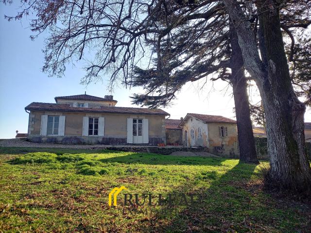 Maison 6 pièces 330 m²