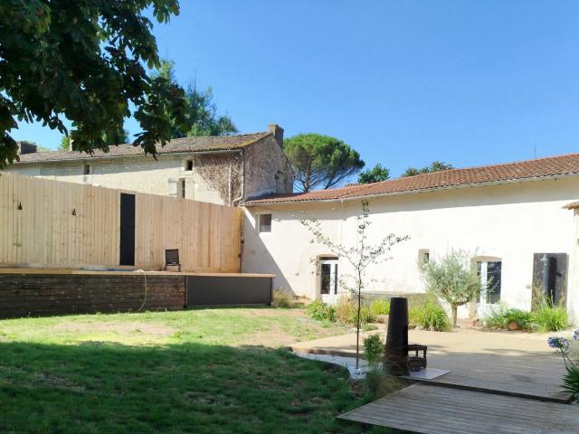 Maison 6 pièces 330 m²