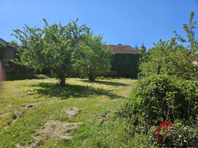 Maison 6 pièces 330 m²
