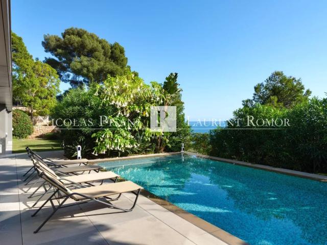 Maison 6 pièces, 330 m² à louer à Cap d'Ail 06320