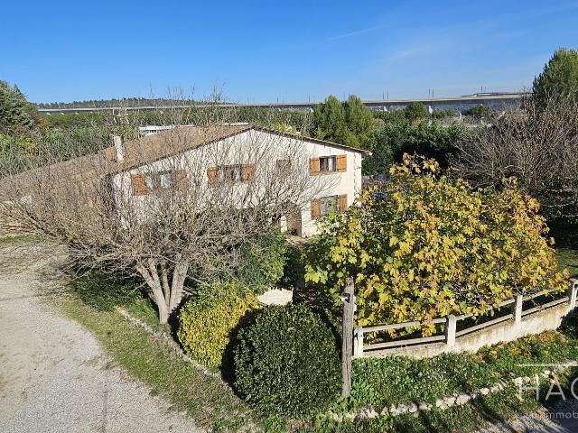 Maison 6 pièces 333 m²