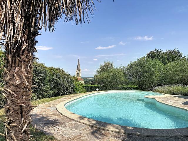 Maison 6 pièces 340 m²