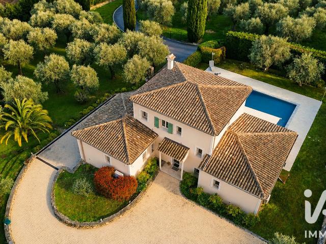 Maison 6 pièces 340 m²