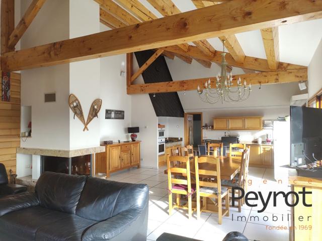 Maison 6 pièces 356 m²