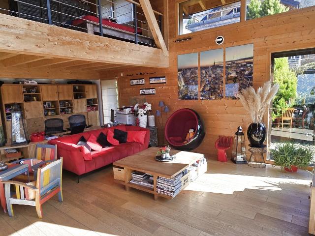 Maison 6 pièces 357 m²