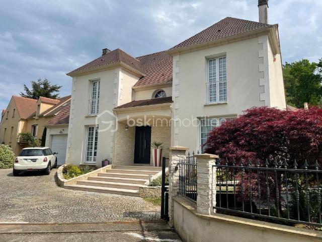 Maison 6 pièces 350 m²