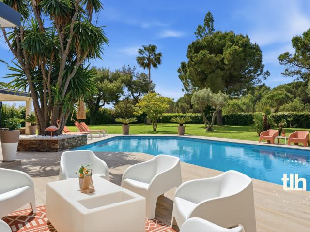 Maison 6 pièces 351 m²