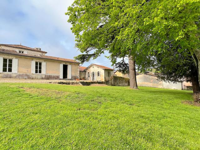 Maison 6 pièces 352 m²