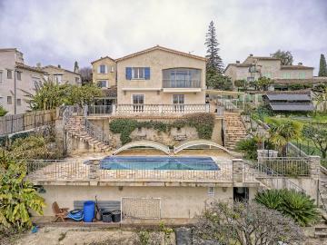 Maison 6 pièces 353 m²