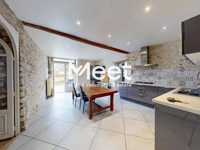 Maison 6 pièces 231 m²