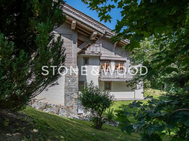 Maison 6 pièces 366 m²