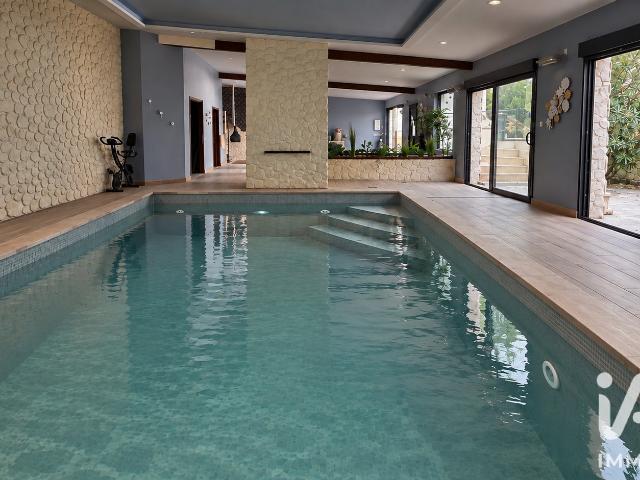 Maison 6 pièces 369 m²