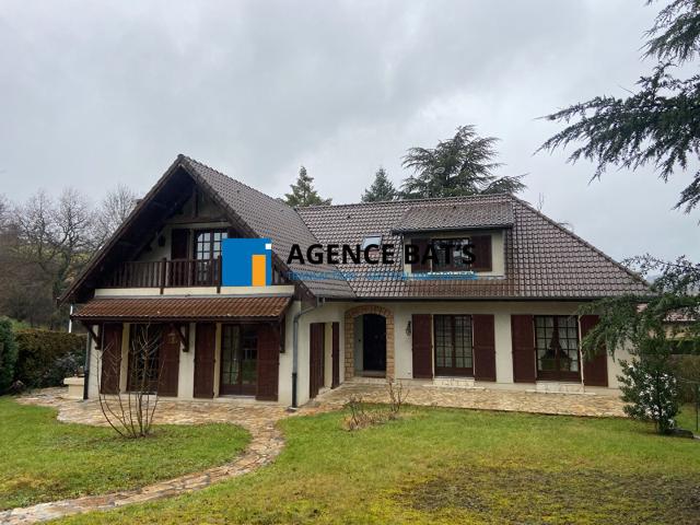 Maison 6 pièces 374 m²