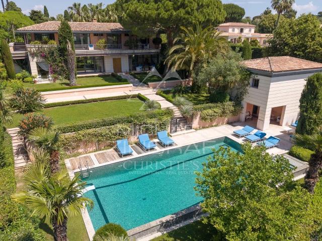 Maison 6 pièces 379 m²