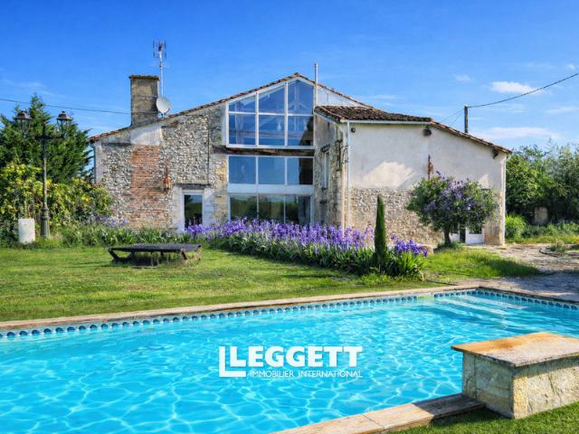 Maison 6 pièces 373 m²