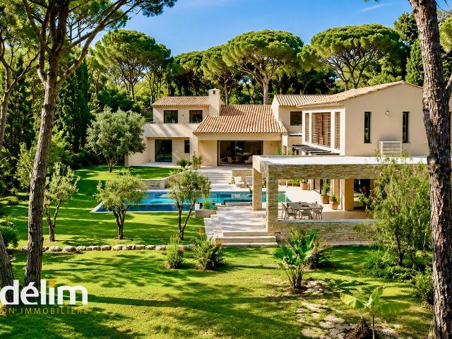 Maison 6 pièces 381 m²