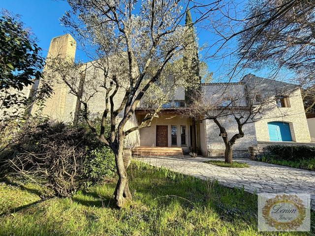 Maison 6 pièces 390 m²