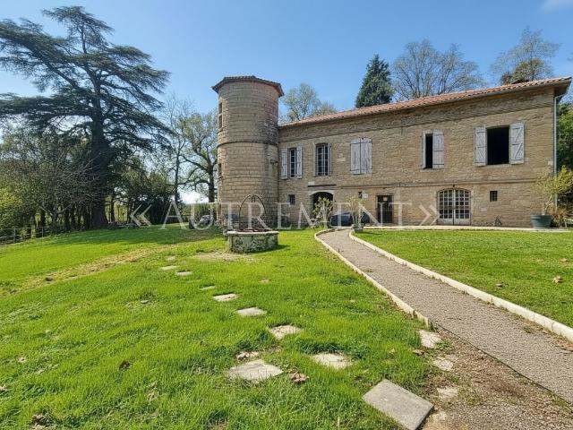 Maison 6 pièces 400 m²