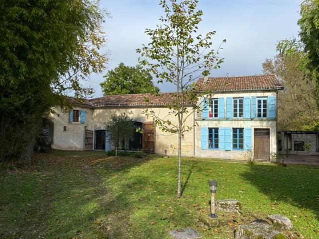 Maison 6 pièces 417 m²