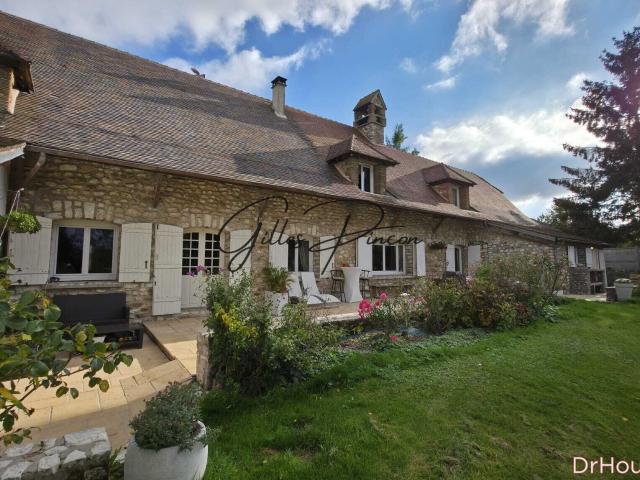 Maison 6 pièces 410 m²
