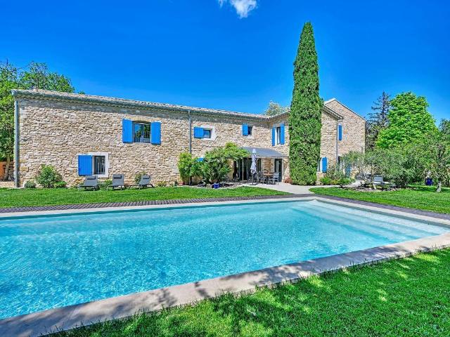 Maison 6 pièces 460 m²