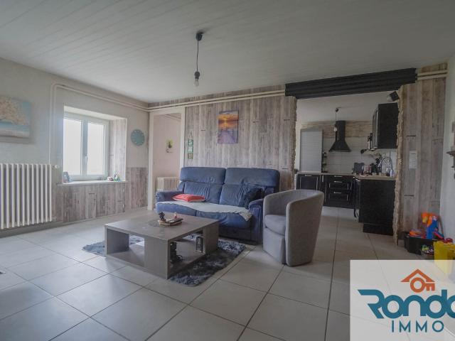 Maison 6 pièces / 4 chambres / 145m2 / 889 m2 terrain