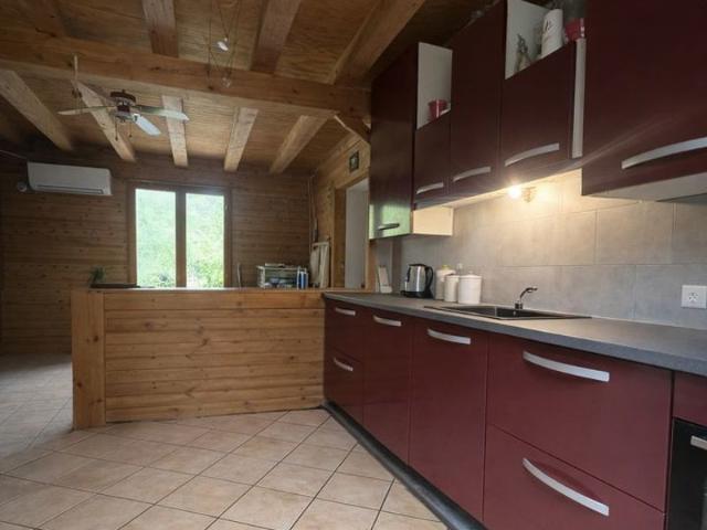 Maison 6 pièces 4 chambres Terrain arboré de 3 500 m²