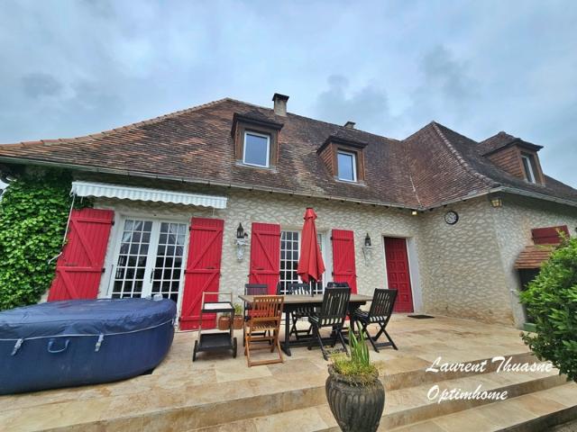 Maison 6 pièces 5 chambres 175 m² avec gîtes