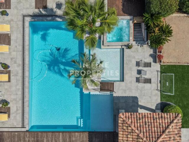 Maison 6 pièces 211 m²