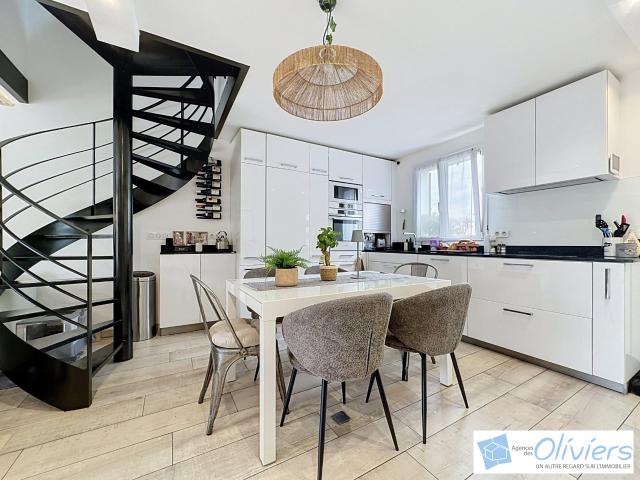 Maison 6 pièces 100 m²