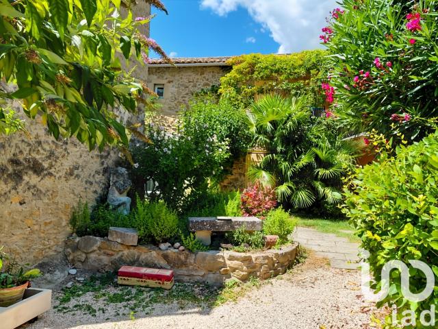 Maison 8 pièces 230 m²