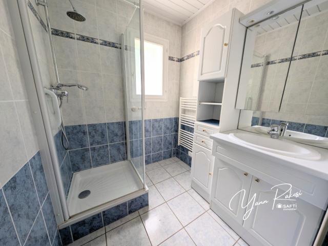 Maison 6 pièces, 99 m² à louer à Courcelles 17400
