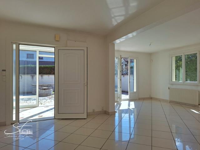 Maison 6 pièces à vendre à CHAPAREILLAN 38