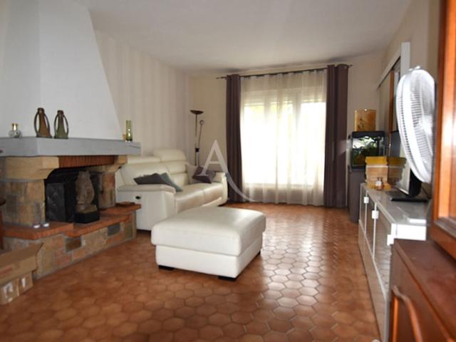 Maison 6 pièces à vendre à Combs la Ville Bois l'Evêque