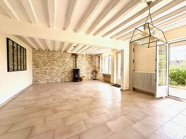 Maison 6 pièces à louer à Laval en Brie Réf 1520