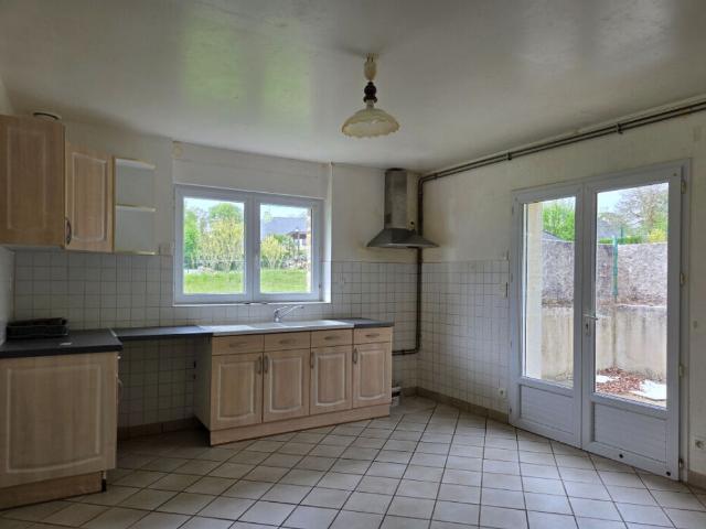 Location maison 6 pièces, 130.00m², Bains sur Oust