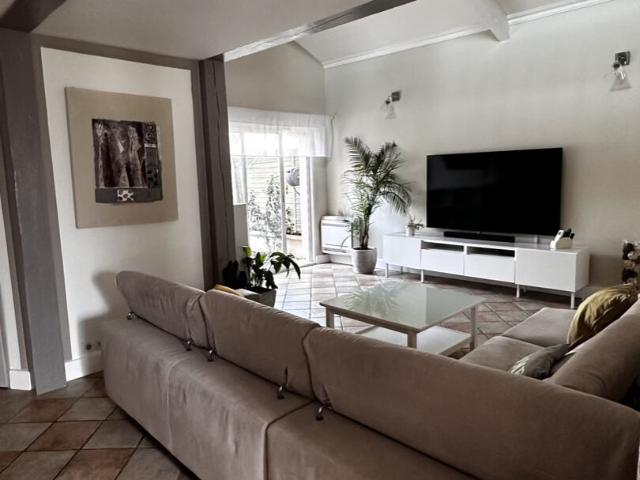 Maison 6 pièces Balaruc les Bains 170.75m² 2547€ à louer l'Adresse