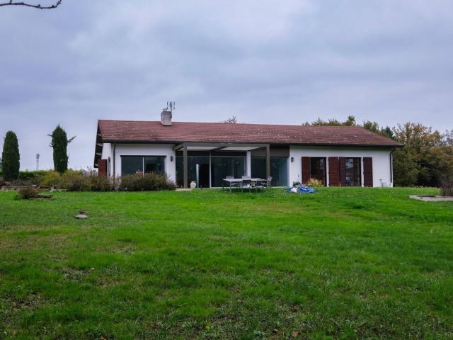 Maison 6 pièces + Garage + piscine + parc