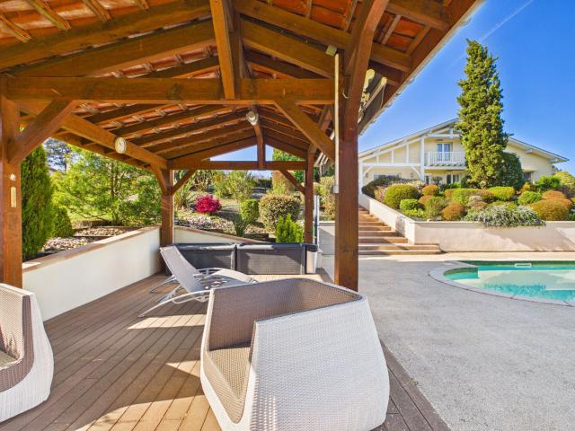 Maison 6 pièces grand confort 170 m2 à 15 min de Dax