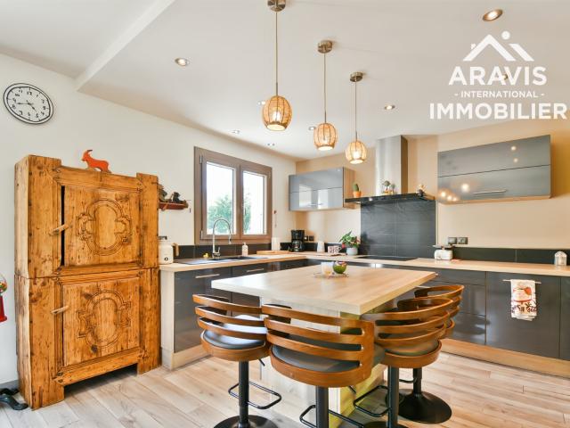 Maison 6 pièces de 147 m2 147m² Thônes